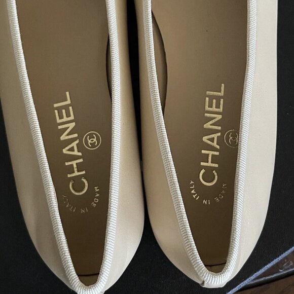 CHANEL Beige Lambskin Cap Toe Ballerina Flats - Picture 4 of 16